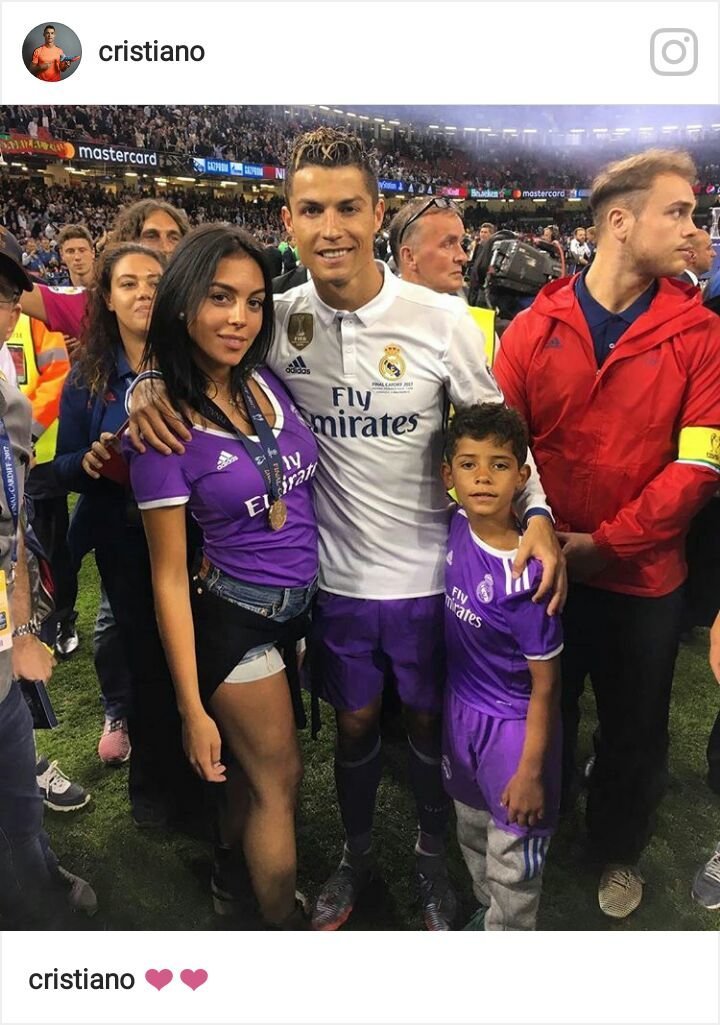 Cristiano, su hijo y Georgina. Foto: Instagram (@cristiano)