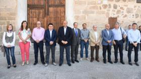 Minuto de silencio a las puertas del Palacio de Fuensalida.