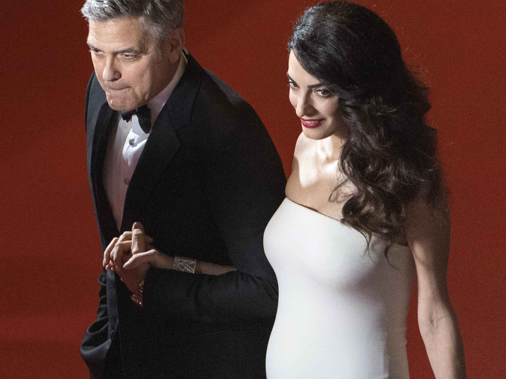 George Clooney y Amal en un evento a finales de febrero.