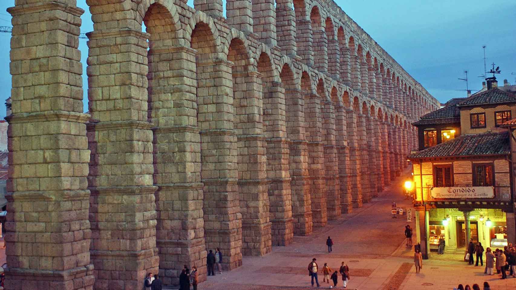 Vista general del Acueducto de Segovia.