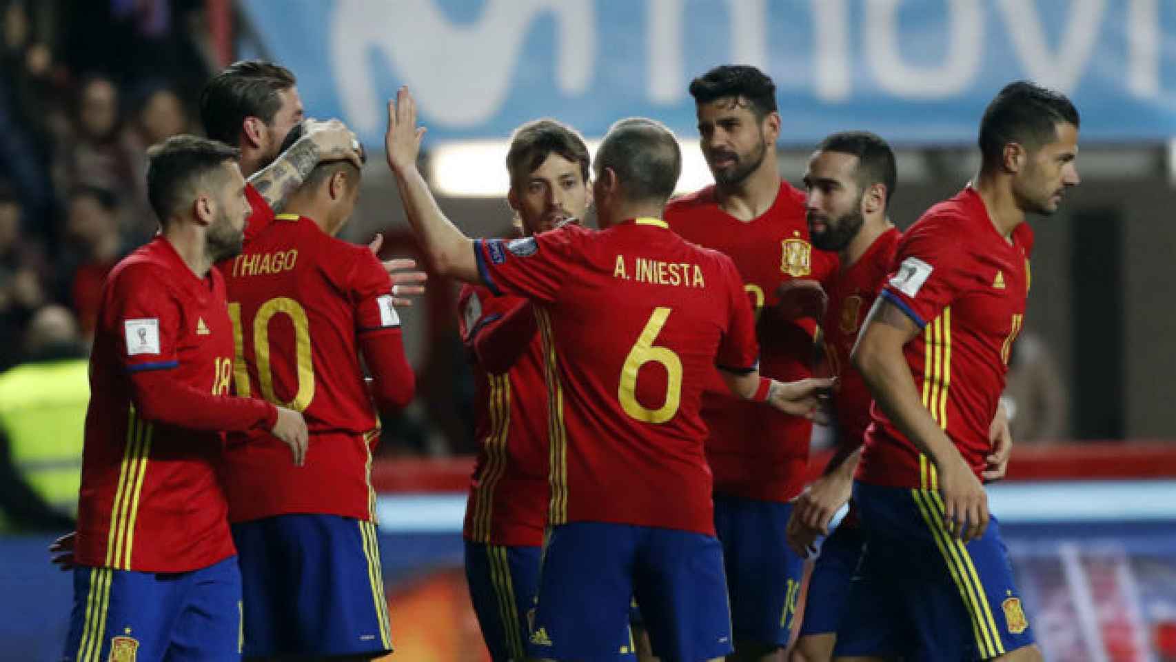 España celebra un gol en una imagen de archivo.