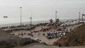 Colas en el paso fronterizo de Ceuta mientras estuvo cerrado el puesto fronterizo de Tarajal II en mayo.