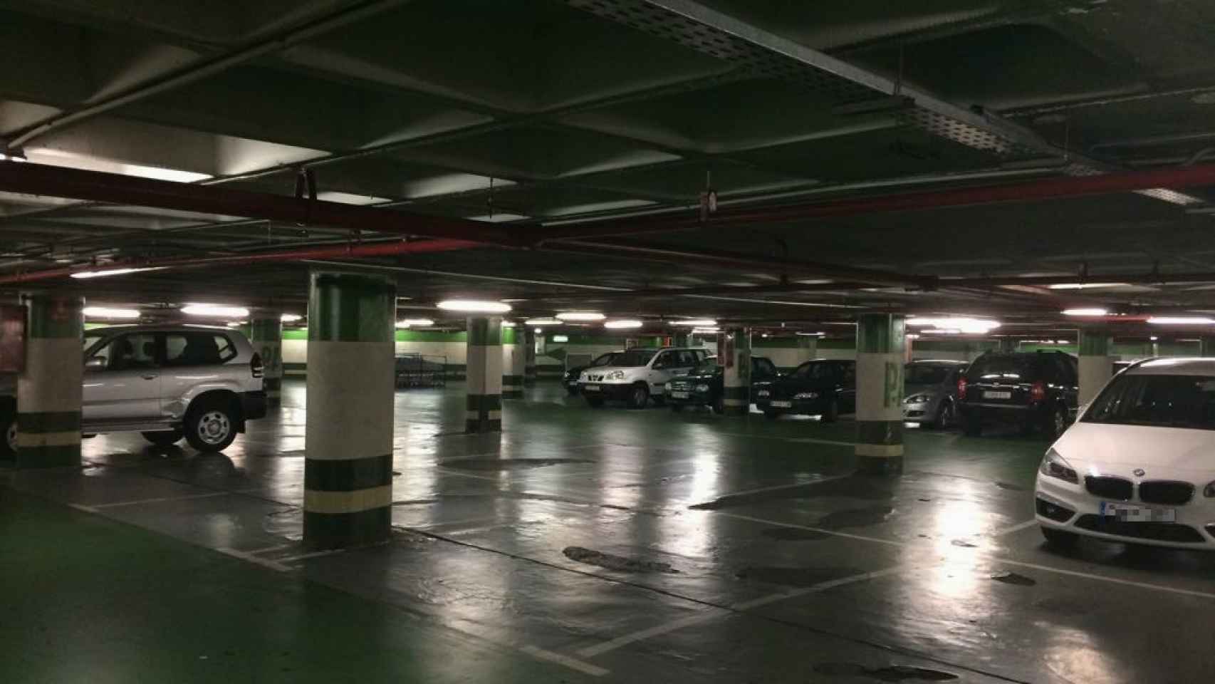 El aparcamiento de Hipercor, hoy, en el mismo lugar en el que los terroristas colocaron la carga.