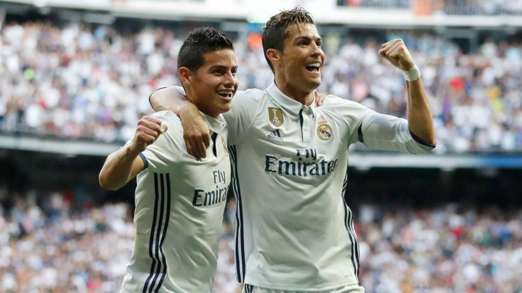 Cristiano celebra con James. Foto: Pedro Rodríguez / El Bernabéu