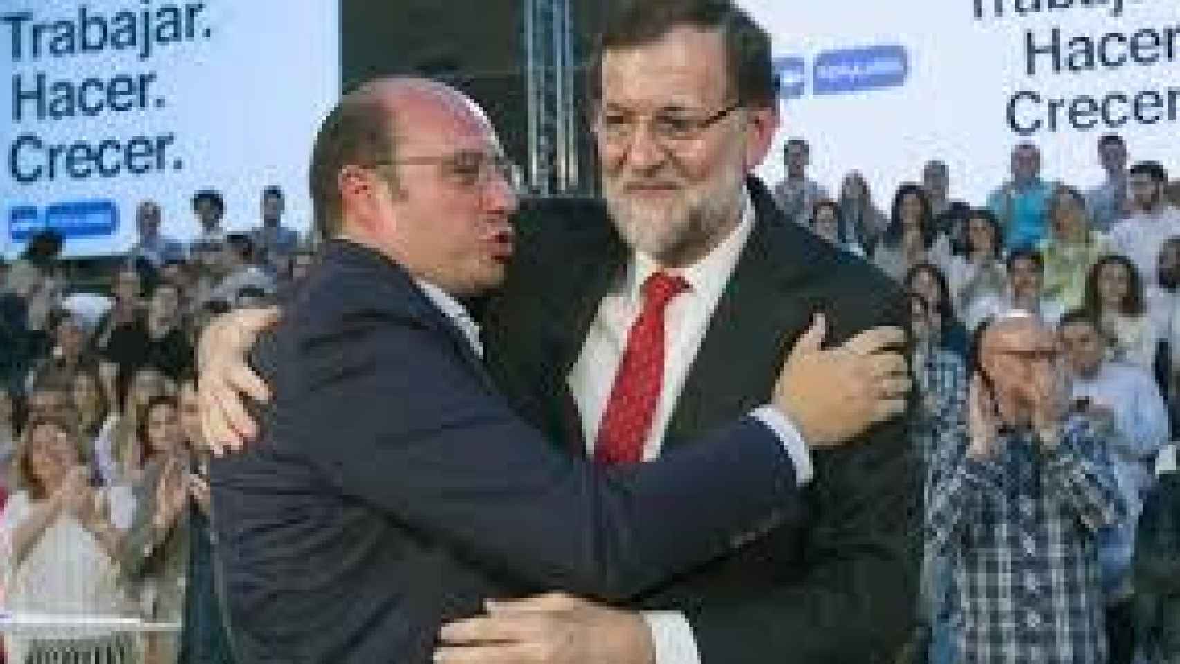 Pedro Antonio Sánchez, en un acto del partido con Mariano Rajoy