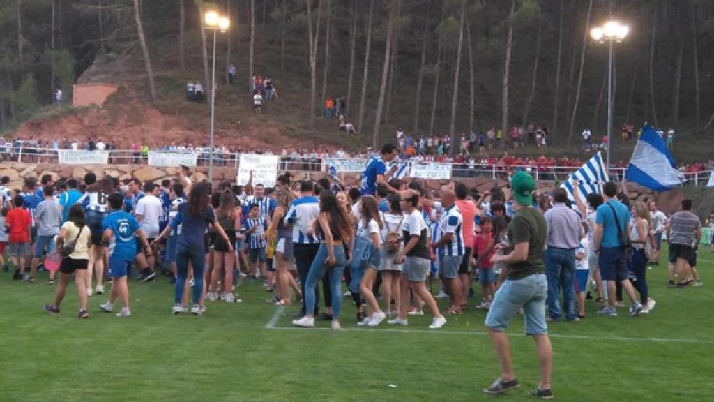 La afición del Náxara celebró el pase de su equipo