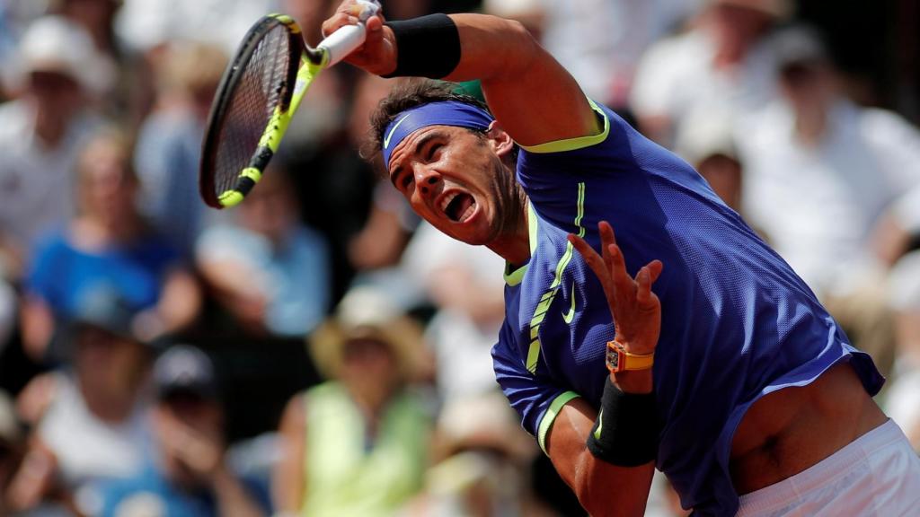 Nadal en acción durante la final de Roland Garros.