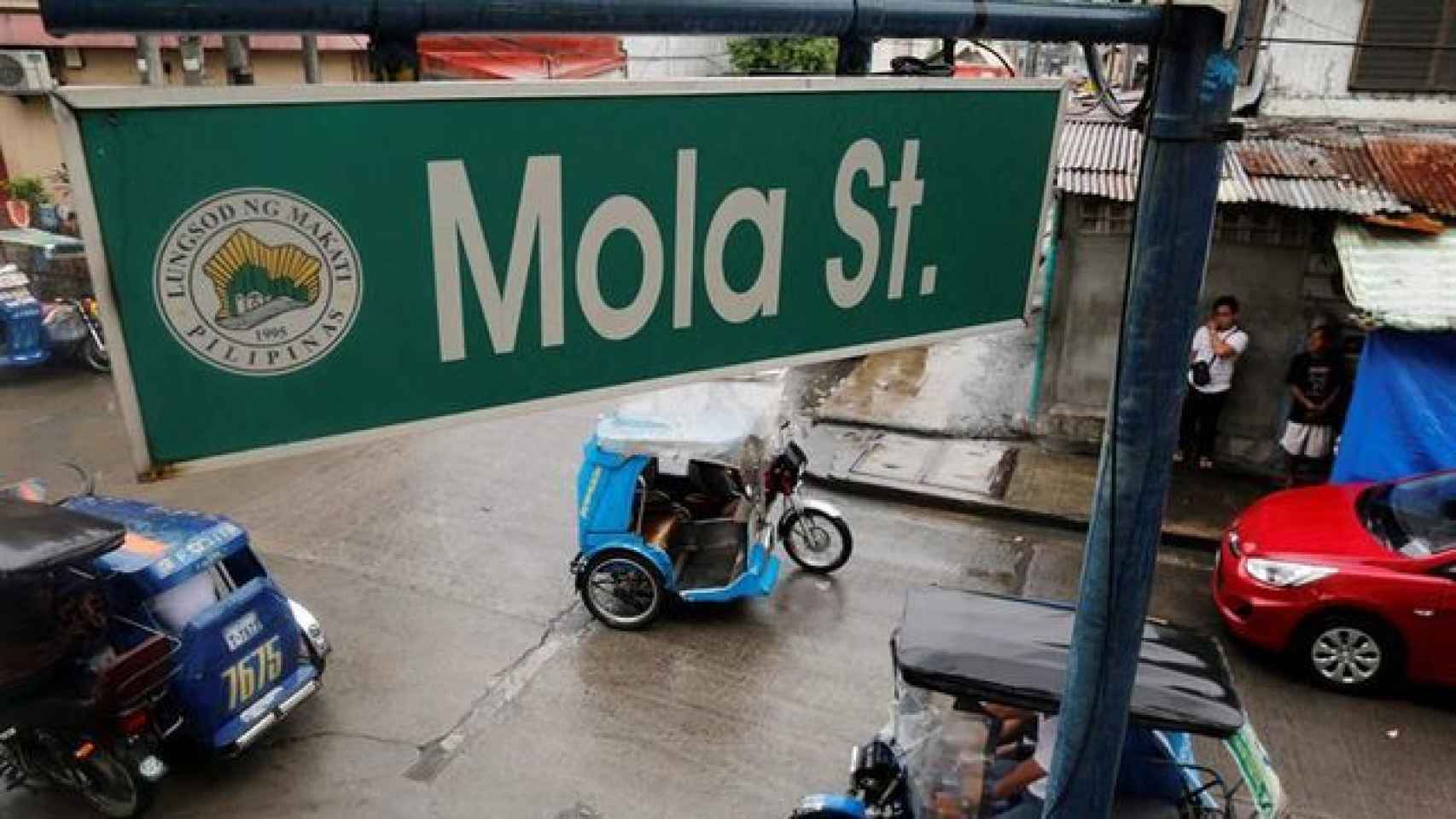 Placa de la calle del General Mola en Manila.