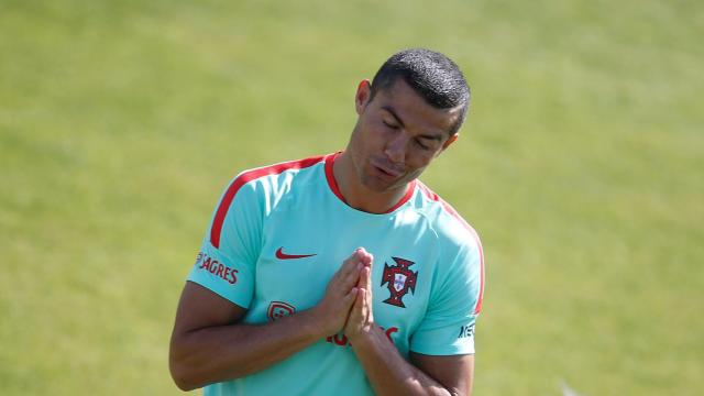 Cristiano Ronaldo permanece concentrado con Portugal para la Copa Confederaciones.