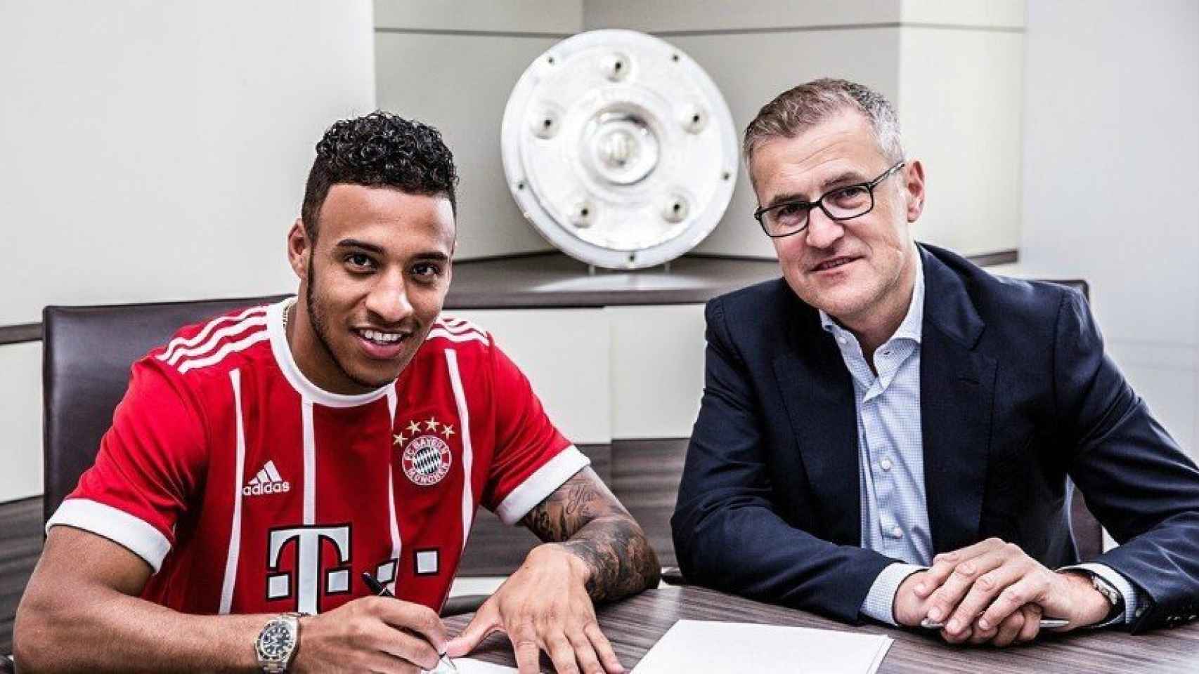 Tolisso firma por el Bayern. (@CorentinTolisso)