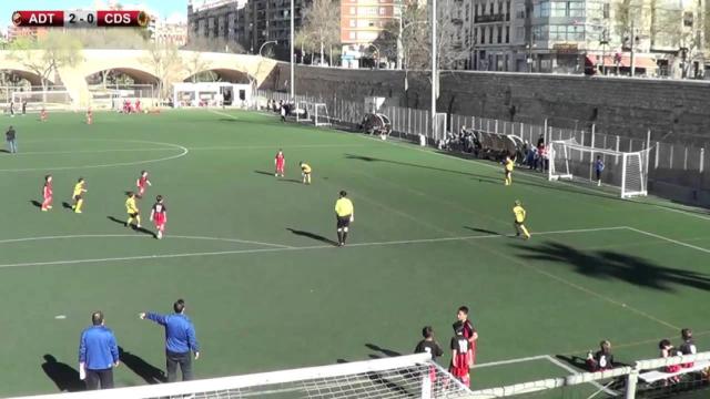 Uno de los partidos de alevines del CD Serrano.