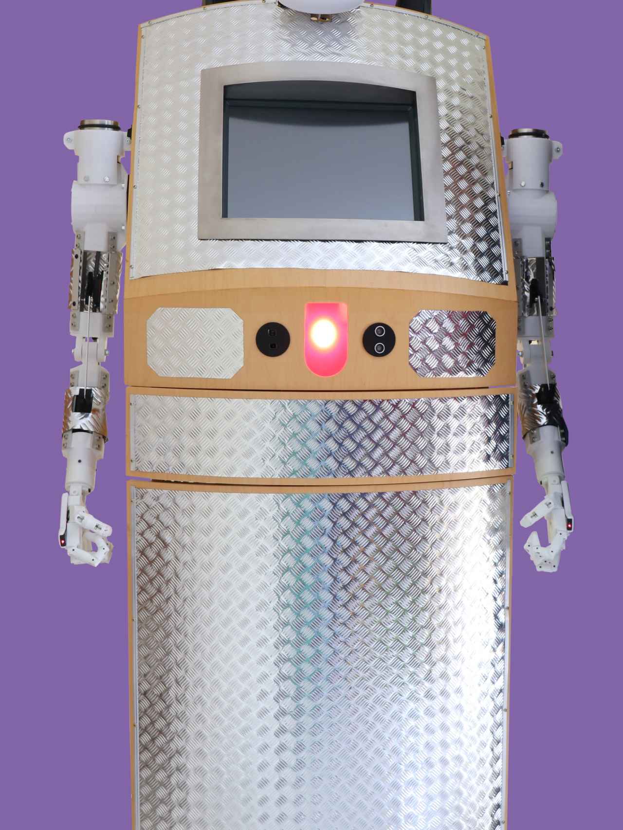 Este es el aspecto del BlessU-2, el primer robot del mundo que tiene la facultad de bendecir