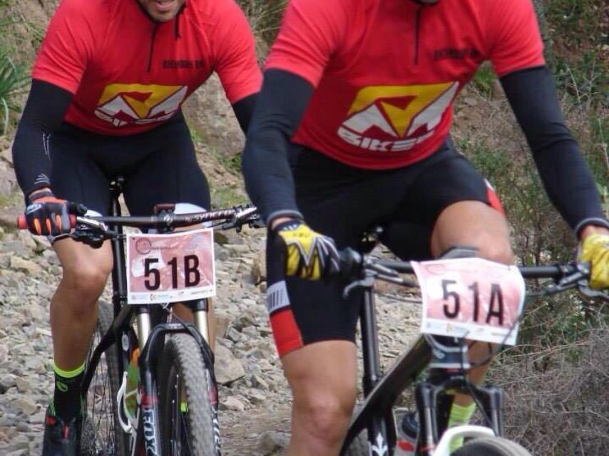 Salvador y Miguel, en una competición en Córdoba de MTB.