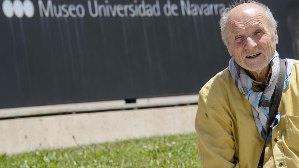 Antonio López, a las puertas del museo de la Universidad de Navarra.