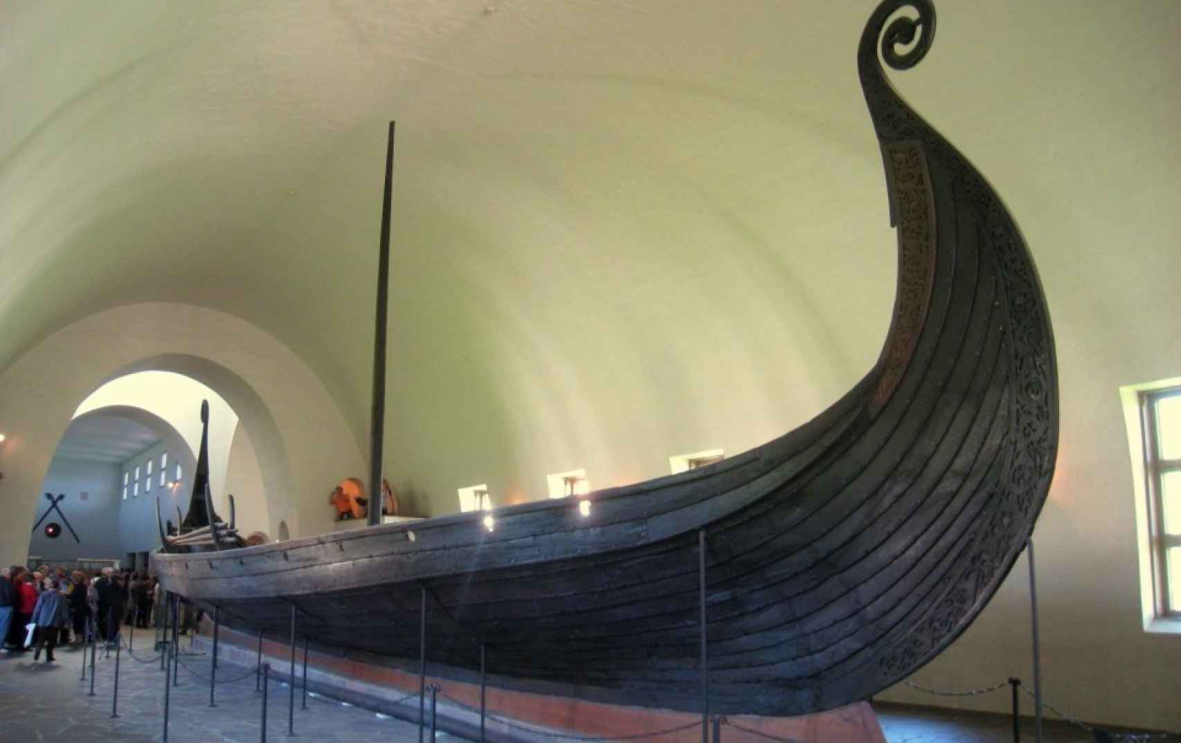 La embarcación más lujosa hallada en una tumba es la de la reina Oseberg.