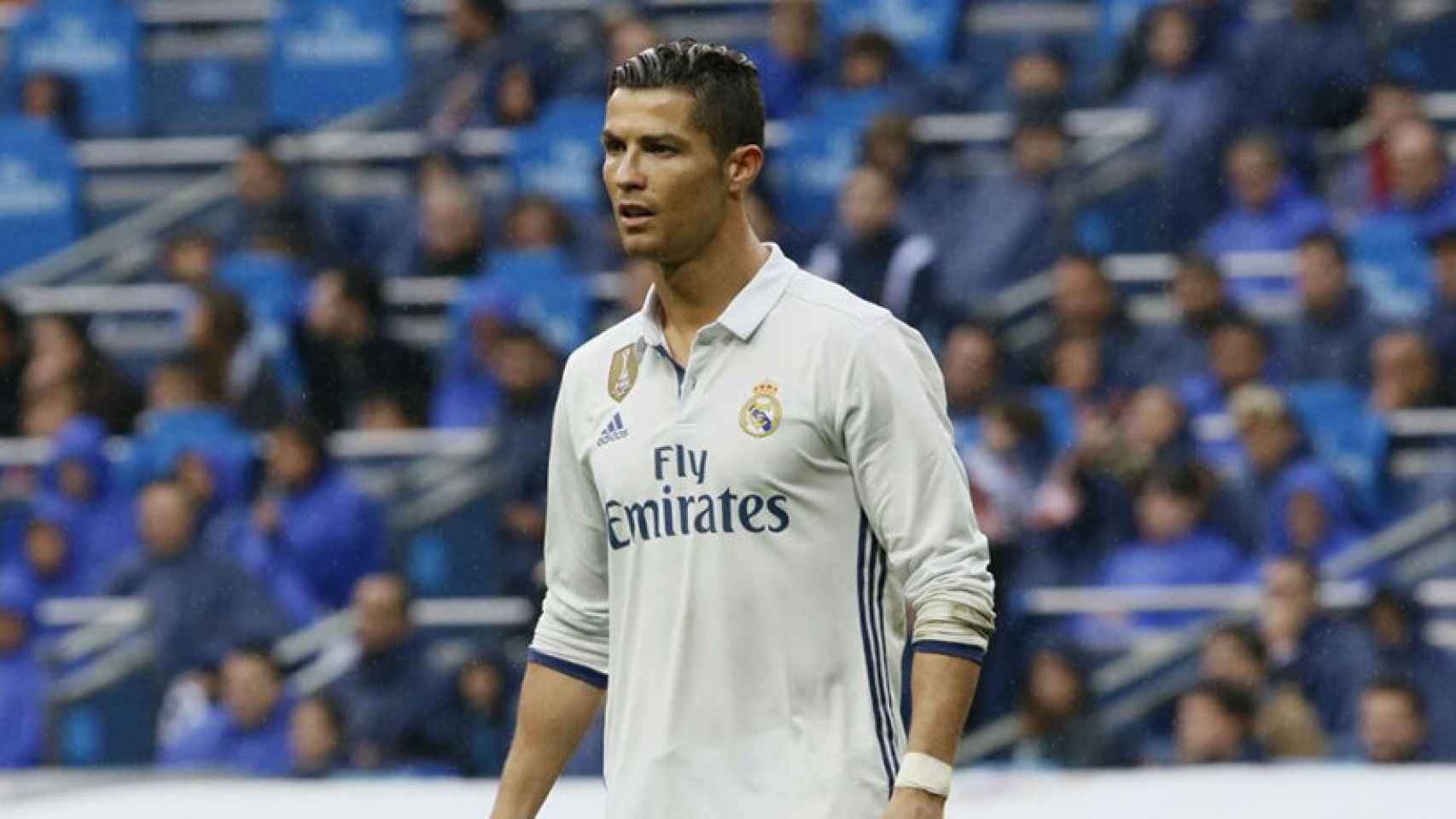Cristiano Ronaldo siguiendo el juego  Fotógrafo: Manu Laya / El Bernabéu