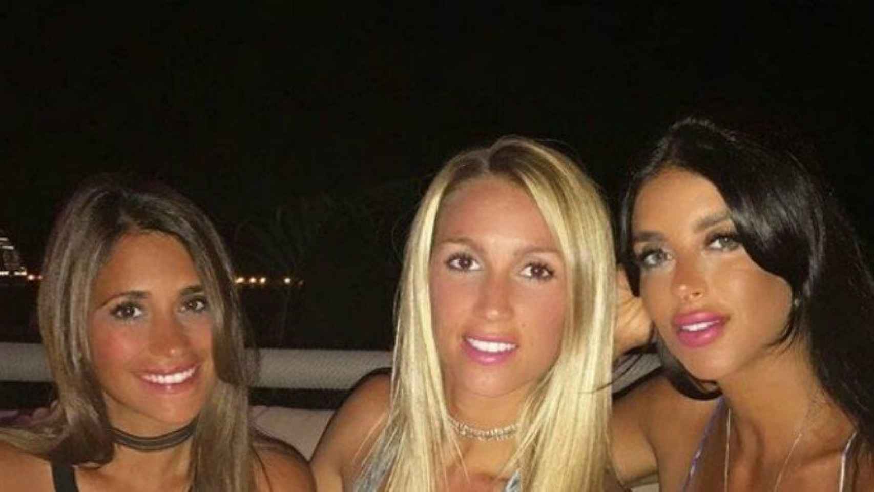 Antonella Roccuzzo, Daniella Semaan y Sofía Balbi, juntas de vacaciones en Ibiza