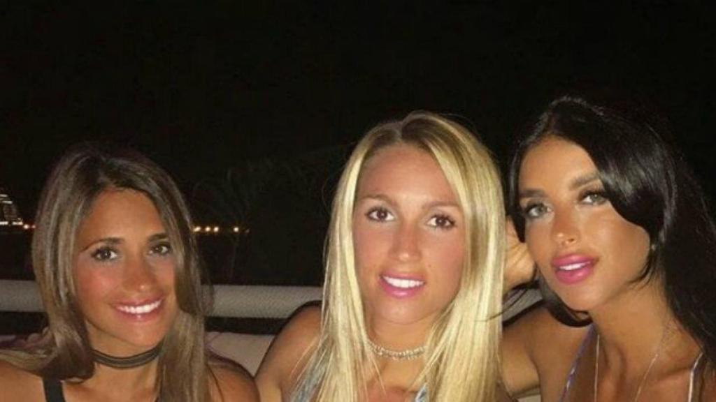 Antonella Roccuzzo, Daniella Semaan y Sofía Balbi, juntas de vacaciones en Ibiza