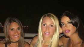 Antonella Roccuzzo, Daniella Semaan y Sofía Balbi, juntas de vacaciones en Ibiza