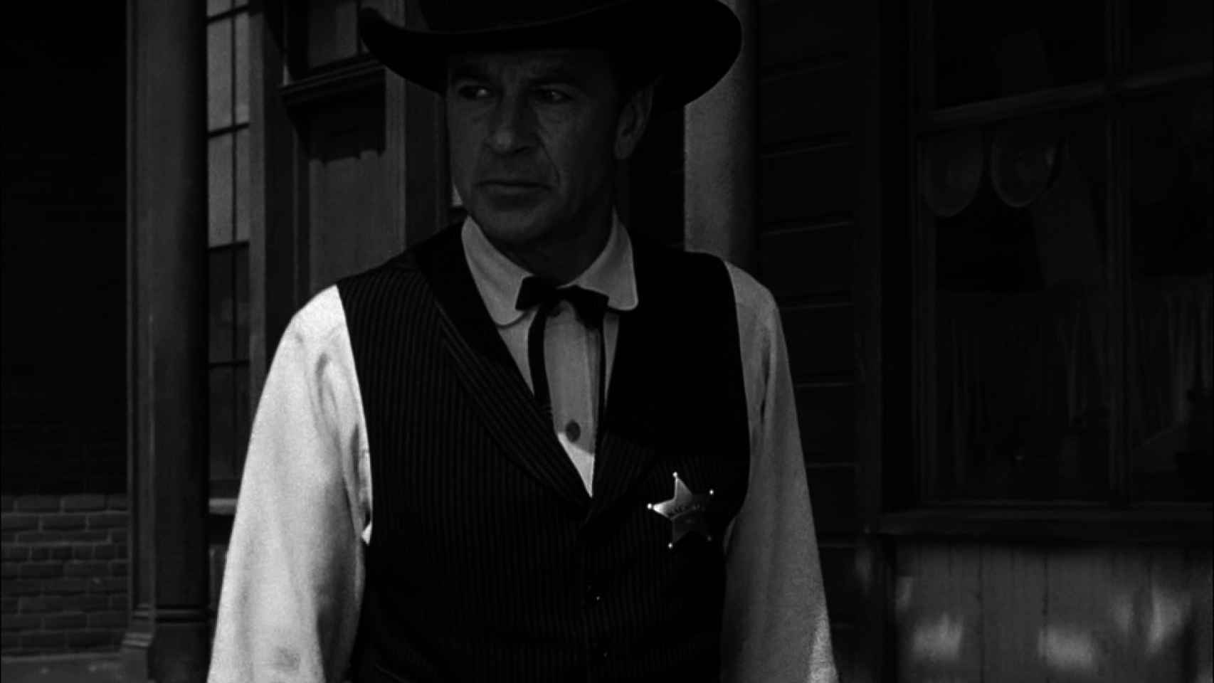 Gary Cooper en la película Solo ante el peligro.