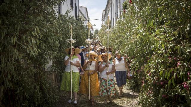 Habitantes de El Gastor durante la celebración del Corpus Christi.