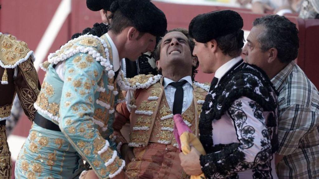 El torero Iván Fandiño tras ser corneado de muerte.