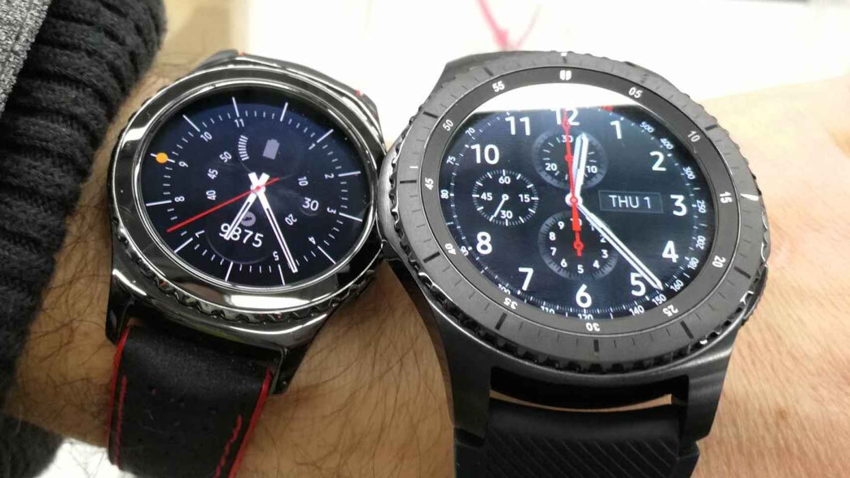 Samsung patenta una funda inalámbrica para cargar el smartwatch con el móvil