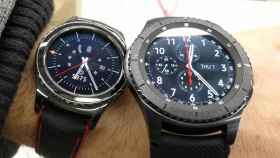 Samsung patenta una funda inalámbrica para cargar el smartwatch con el móvil