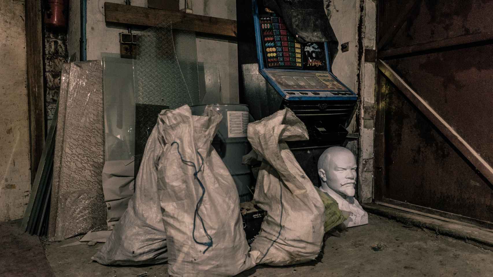 Busto de Lenin en un trastero