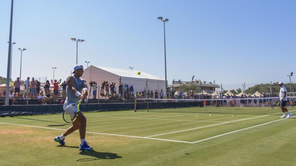 Nadal, en su primer entrenamiento en el Mallorca Open.