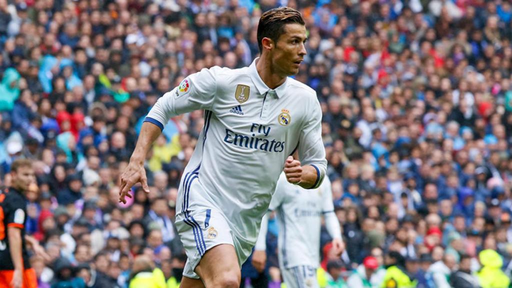 Cristiano Ronaldo corriendo en el Bernabéu Fotógrafo: Manu Laya / El Bernabéu