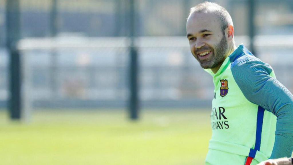 Andres Iniesta en un entrenamiento con el Barça. Foto. Twitter (@andresiniesta8)