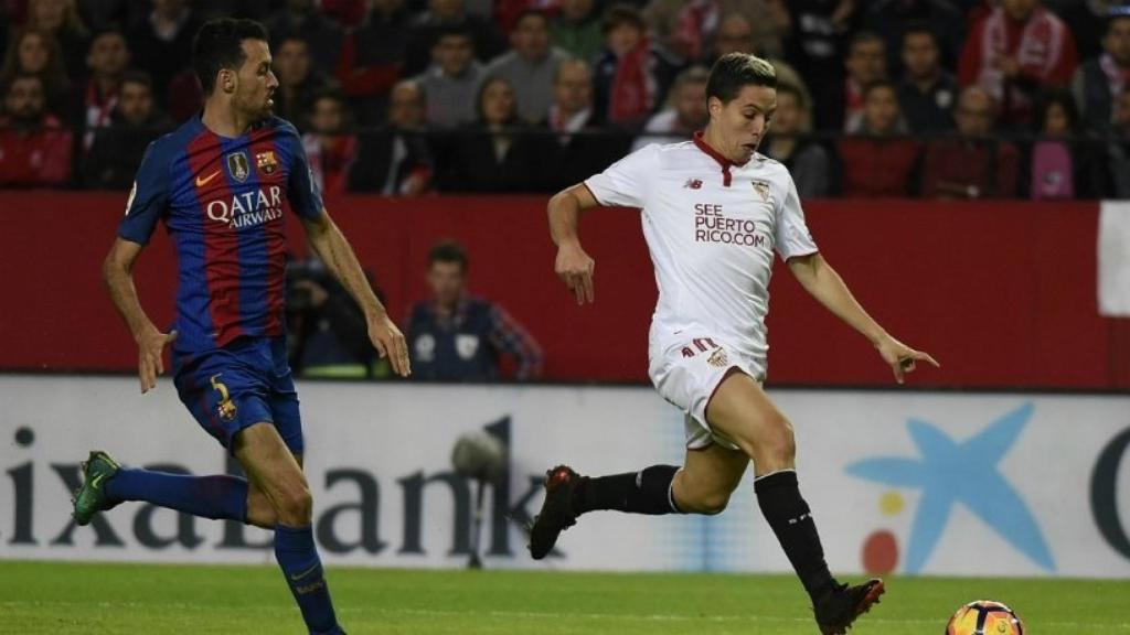 Nasri durante un partido entre el Sevilla y el Barcelona. Foto: sevillafc.es