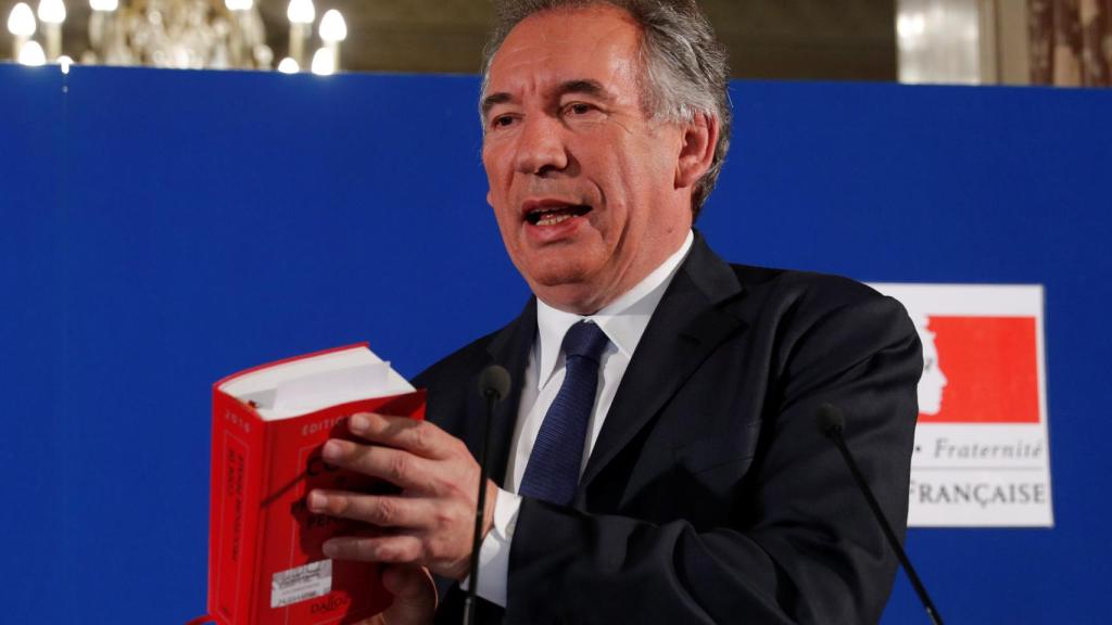 Francois Bayrou durante un acto en París