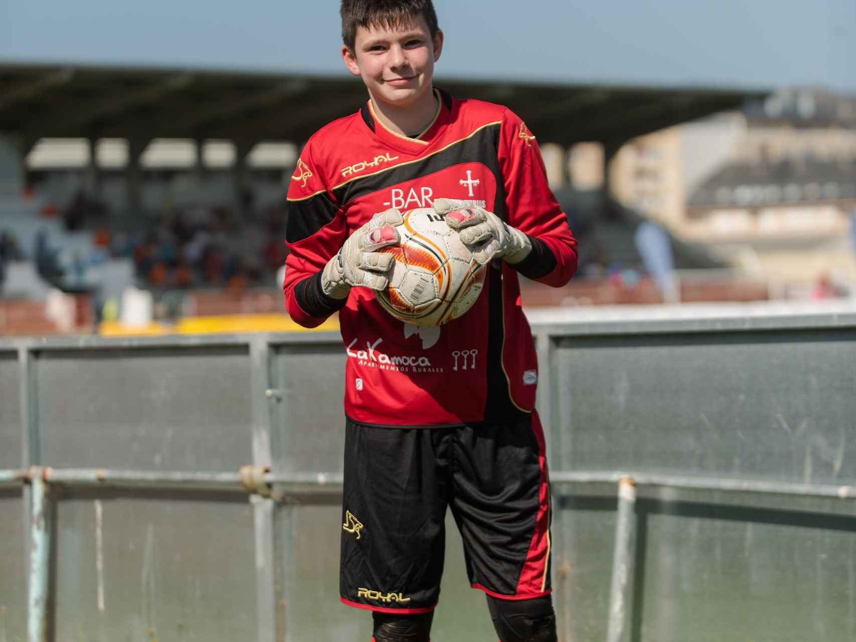 Carla Moolenaar tiene doce años y juega al fútbol desde hace años; la próxima temporada se va al Sporting de Gijón.