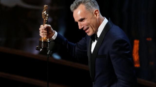 Daniel Day-Lewis, recogiendo su Oscar por 'Lincoln'.