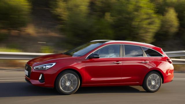 hyundai-i30-cw-2017 (1)