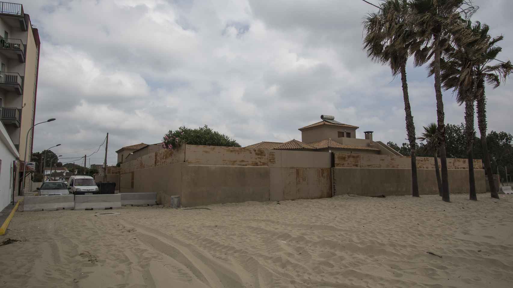 Chalet-fortaleza usada por los traficantes de droga como centro de operaciones. Está ubicada en la playa de Palmones.
