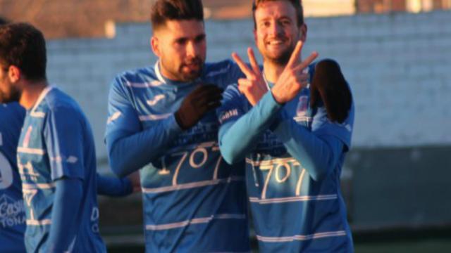 Berni celebrando un gol con el Almansa. Foto: UD Almansa