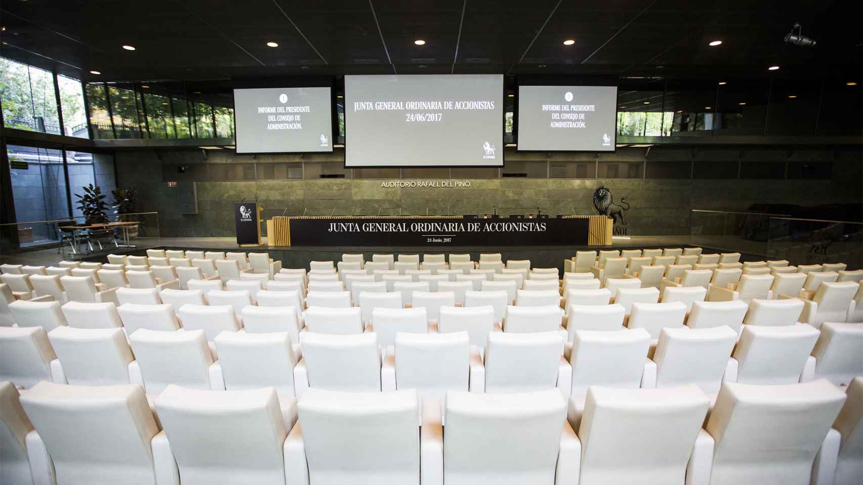 Vista general del Auditorio de la Fundación Rafael del Pino, donde se ha celebrado la Junta de Accionistas de EL ESPAÑOL. / Pablo Cobos