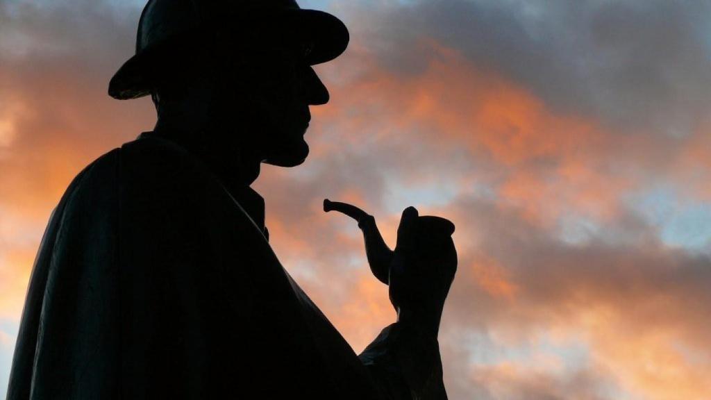 La figura de Sherlock Holmes, tan reconocible como sus frases