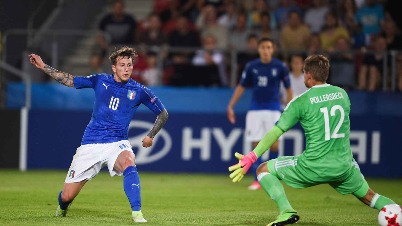 Bernardeschi golpea en el gol contra Alemania (1-0).