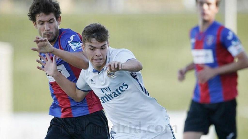 Aleix Febas durante un equipo con el Castilla. Foto: Twitter (@FebasAleix)