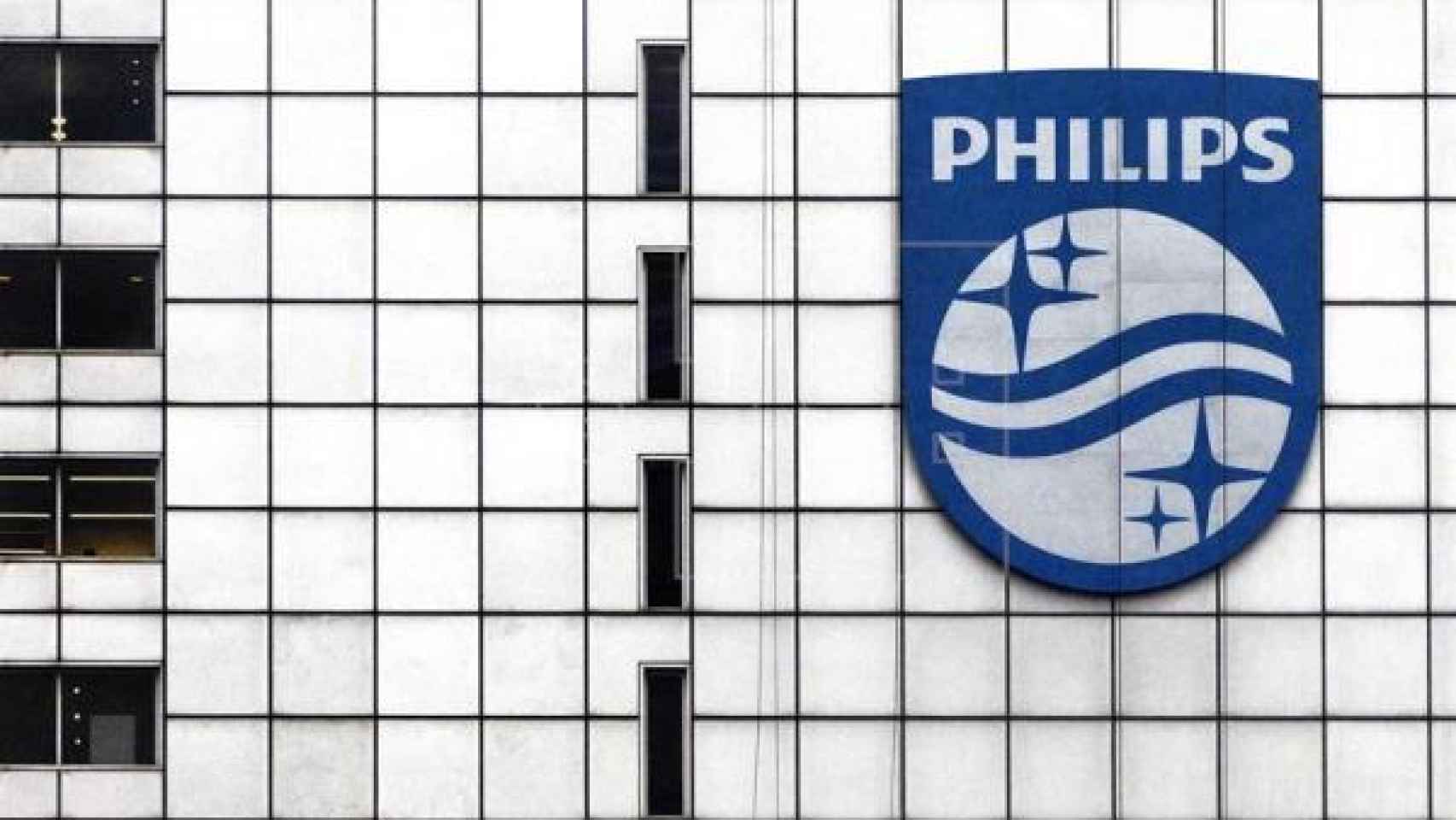 Exterior de una de las centrales de Philips, de imagen de archivo.
