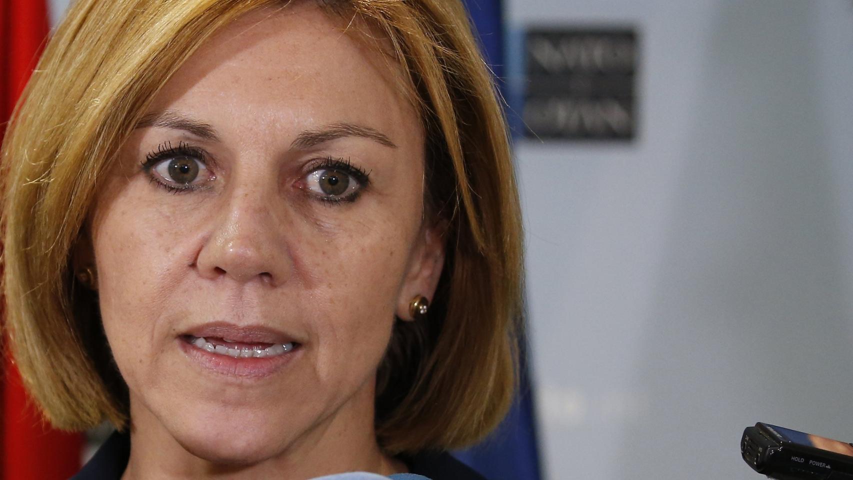 La ministra Cospedal, durante su comparecencia ante la prensa