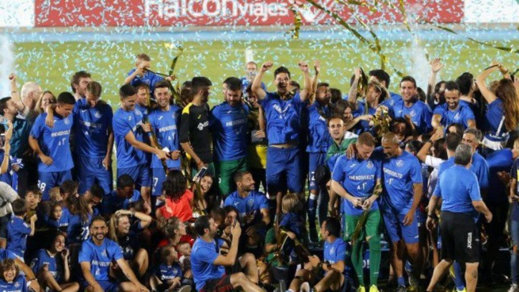 El Getafe celebra el asenso a Primera División Foto- getafecf.com