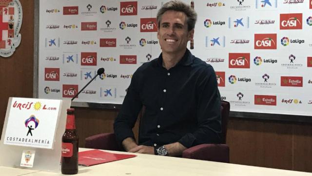 Miguel Ángel Corona en su presentación. Foto: UD Almería