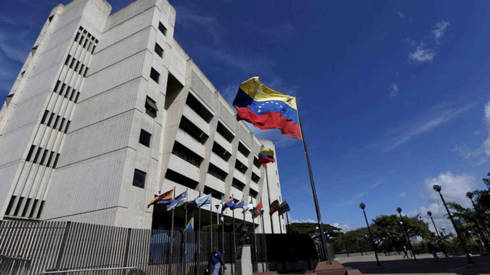 El Supremo congela cuentas de la fiscal general y le prohíbe salir de Venezuela
