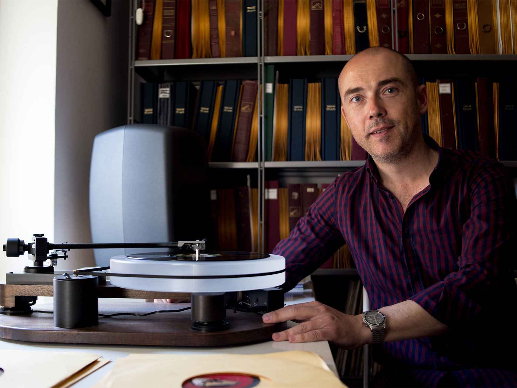 Carlos Martin Ballester tiene centenares de grabaciones sobre la época franquista.