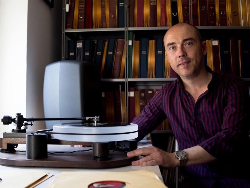 Carlos Martin Ballester tiene centenares de grabaciones sobre la época franquista.
